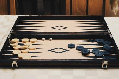 Can you play backgammon online for money real money